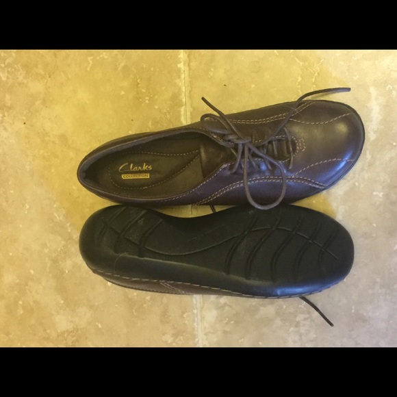 ❤️SOLD❤️Clark’s shoes - Picture 3 of 3